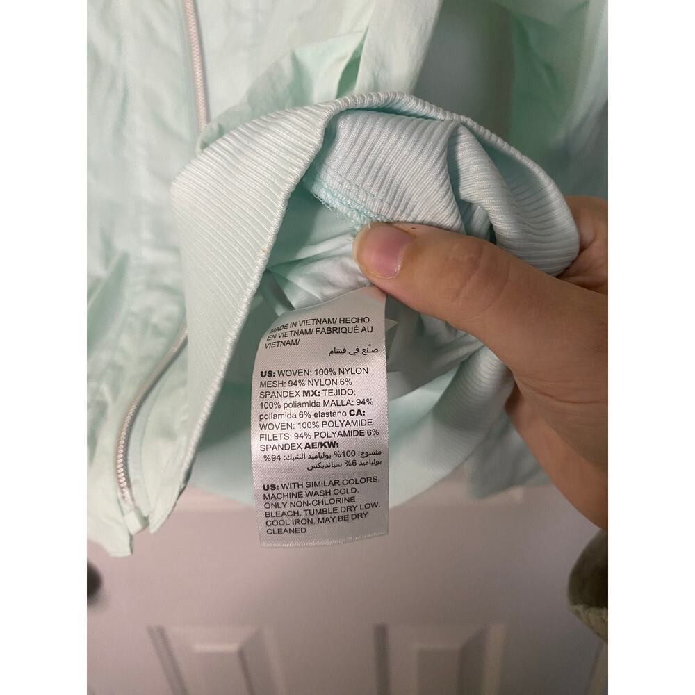 Chico’s Green Zip Windbreaker Size 1 - Picture 6 of 8